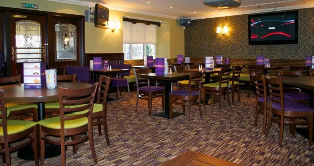 Lochway Hotel Dumbarton Bagian luar foto