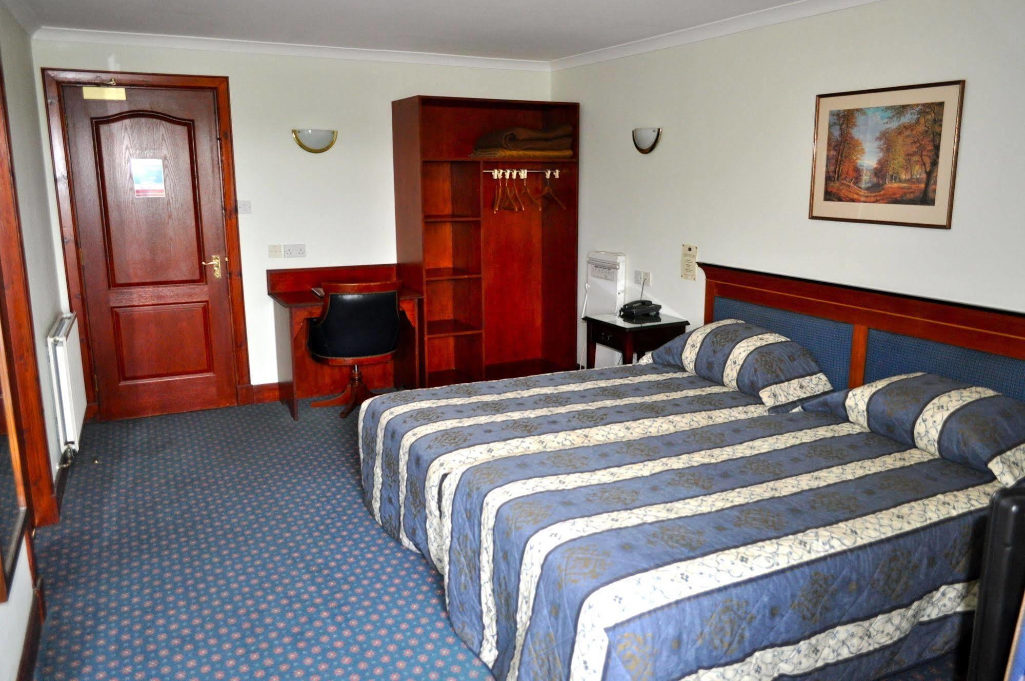 Lochway Hotel Dumbarton Bagian luar foto